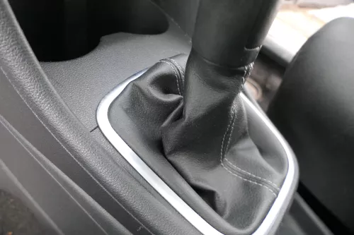 Polo 6R 6C Schaltknauf Schaltsack Schaltung Schaltknüppel Leder schwarz 5-Gang (180951)