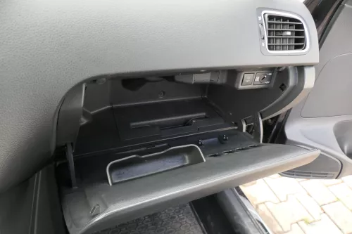 VW Polo 6R Handschuhfach schwarz Handschuhfachdeckel Deckel Klappe schwarz (180953)