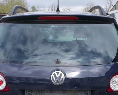 VW Golf Plus 5M Heckklappe hinten Kofferraumklappe Scheibe blau LA5G - Rost (181138)