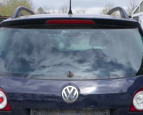 VW Golf Plus 5M Heckklappe hinten Kofferraumklappe Scheibe blau LA5G - Rost (181138)