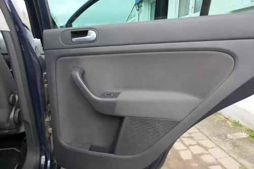 1x Golf Plus 5M Türverkleidung Verkleidung Tür hinten rechts schwarz