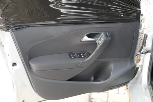 VW Polo 6R 1x Türverkleidung Verkleidung Tür 4/5-Türer vorne links schwarz