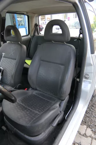 Arosa Lupo Sitz vorne links Fahrersitz Höhenverstellung