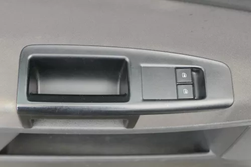 1x VW Polo 9N Türverkleidung Verkleidung Tür vorne links 2/3-Türer Griff Öffner (181304)