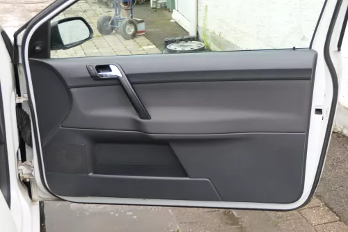 1x VW Polo 9N Türverkleidung Verkleidung Tür vorne rechts 2/3-Türer Griff Öffner