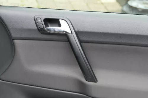 1x VW Polo 9N Türverkleidung Verkleidung Tür vorne rechts 2/3-Türer Griff Öffner (181305)