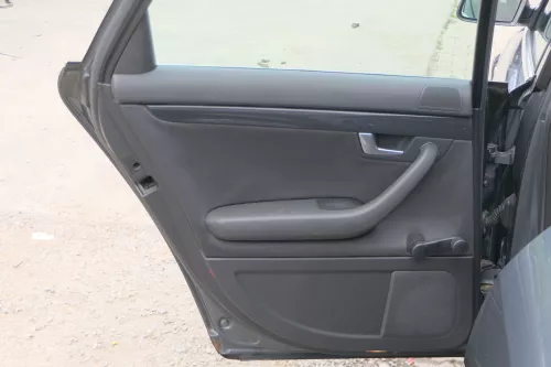 1x A4 8E B6 Türverkleidung Verkleidung Tür hinten links soul schwarz