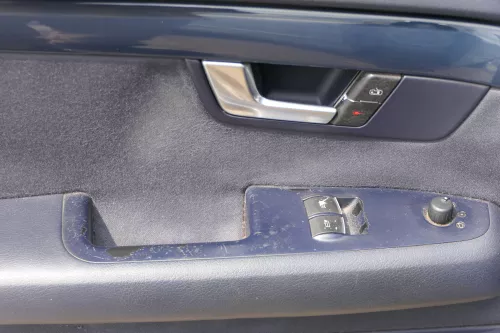 1x A4 8E B6 Türverkleidung Verkleidung Tür vorne links blau maritimblau (181476)