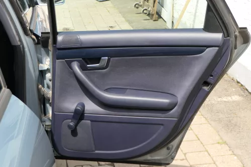 1x A4 8E B6 Türverkleidung Verkleidung Tür hinten rechts blau maritimblau
