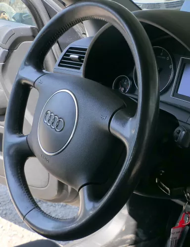 Audi A4 8E B6 B7 Lenkrad 4-Speichen 8E0419091BF Leder schwarz - OHNE Airbag (181507)