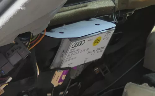 Audi A4 8E B6 Avant Antenne 8E9035225M original Verstärker Antennenverstärker