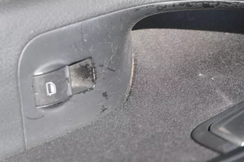 1x A4 8E B6 Türverkleidung Verkleidung Tür vorne rechts soul schwarz (181526)