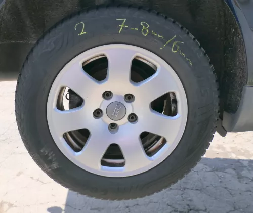 4x A4 8E A6 4B Alufelgen 195/65 R15 91T Allwetterreifen Reifen 6-8mm 8E0601025