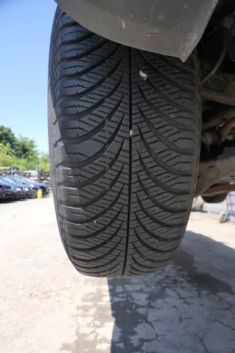 4x A4 8E A6 4B Alufelgen 195/65 R15 91T Allwetterreifen Reifen 6-8mm 8E0601025 (181528)