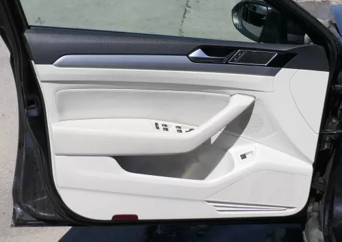 Passat 3C B8 3G 1x Türverkleidung Verkleidung Tür vorne links weiß St. Tropez