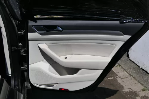 Passat 3C B8 3G 1x Türverkleidung Verkleidung Tür hinten rechts weiß St. Tropez