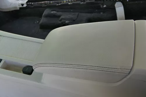 Passat 3C B8 3G Mittelarmlehne Armlehne original komplett Leder weiß St.Tropez (181713)