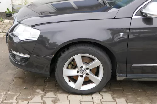 VW Passat 3C Kotflügel vorne links sbraun LC8Z 3C0821021