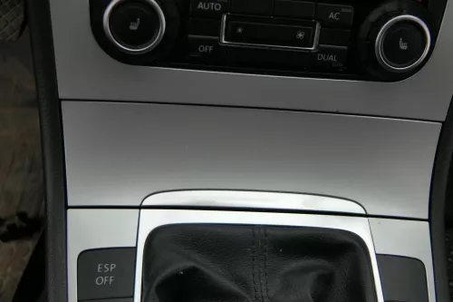 Passat 3C Mittelkonsole Verkleidung Klappe Abdeckung Dekor silber matt chrom Asc (181906)