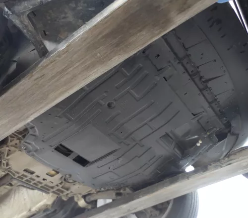 VW Passat 3C Unterfahrschutz Dämpfung Schutz unter Motor Dämpfungswanne Diesel