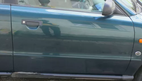 Audi A4 B5 Tür nur Türblatt vorn rechts Beifahrertür grün LZ6U Kombi Limo