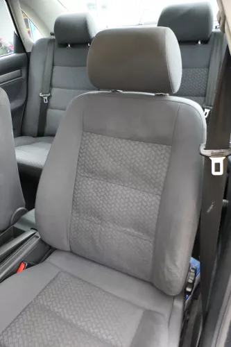 Audi A4 B5 Sitz Fahrersitz vorne links höhenverstellbar (182208)