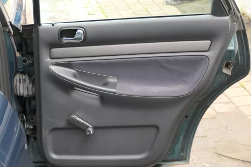 1x Audi A4 B5 Türverkleidung Verkleidung Tür hinten rechts Griff Öffner
