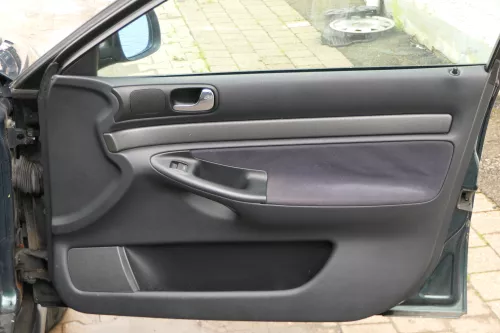1x Audi A4 B5 Türverkleidung Verkleidung Tür vorne rechts