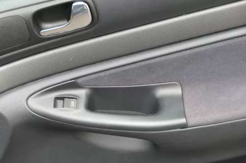 1x Audi A4 B5 Türverkleidung Verkleidung Tür vorne rechts (182212)