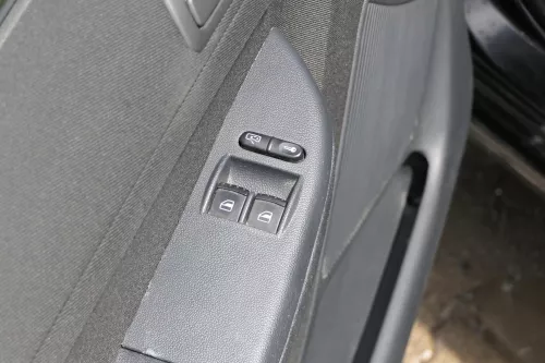 1x Fabia 6Y Kombi Türverkleidung Verkleidung Tür vorne links schwarz onyx (182301)