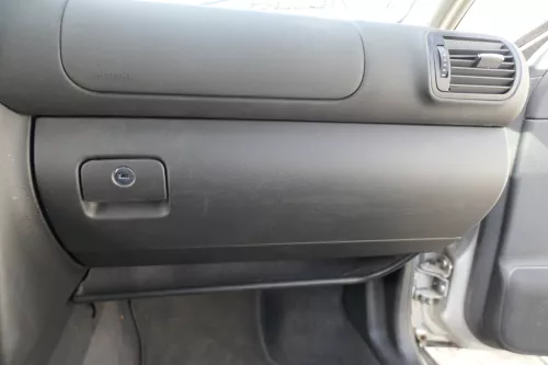 Audi A3 8L Handschuhfach Klappe 8L1857095 soul schwarz Facelift (182347)