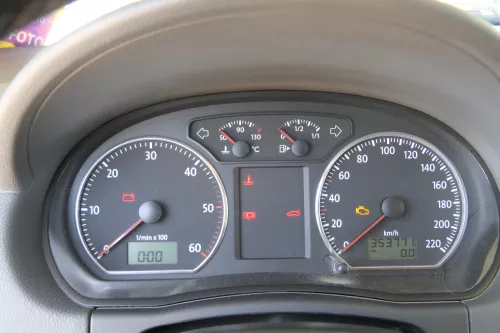 VW Polo 9N Tacho Tachometer Kombiinstrument 353.000km 6Q0920822L 1,4TDI AXR ATD