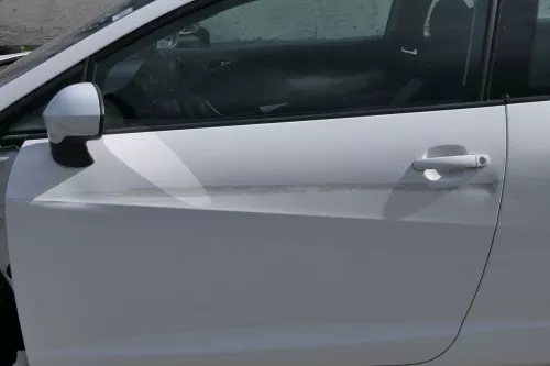 Ibiza 6J Tür vorne links Fahrertür weiß LB9A 2/3-Türer - ohne Anbauteile  DELLE! (182437)