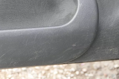 1x Polo 6N Türverkleidung Verkleidung Tür vorne links 2/3-Türer schwarz Griff (182542)