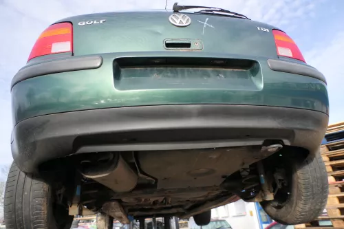 VW Golf 4 Limousine Stoßstange hinten Heckstoßstange Stoßfänger grün LC6M (182575)
