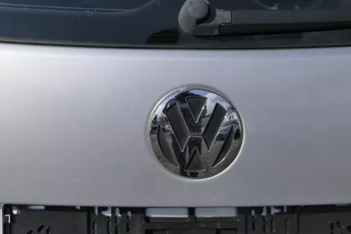 VW Touran 1T Heckklappe Kofferraumklappe hinten silber LA7W mit Scheibe -Rost (182597)