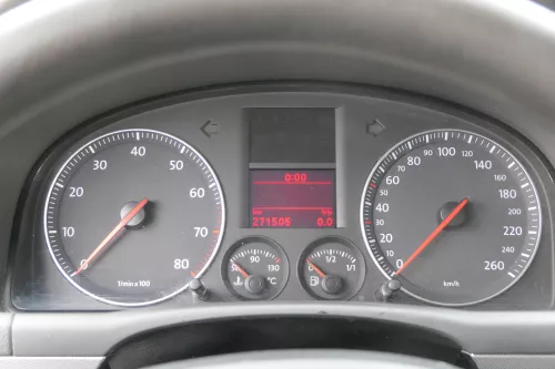 Touran Caddy 2K Tacho Tachometer Kombiinstrument 271.000km 1T0920862E Benzin