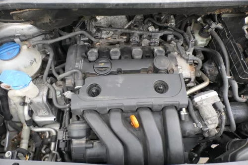 VW Touran Caddy Klimaleitung Kältemittelschlauch 1T0820743AK Klimaanlage BSE BLY