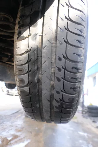 2x VW Golf A3 NUR Reifen 195/65 R15 91H Sommerreifen 2x ca. 6-7 mm NUR REIFEN (182625)