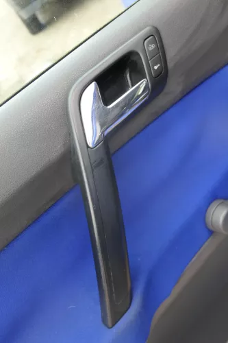1x VW Polo 9N 9N3 Türverkleidung Verkleidung Tür vorne links  4/5-Türer  blau (182745)