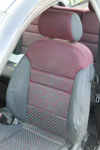 A3 8L Sitz Fahrersitz vorne links 2/3-Türer klappbar höhenverstellbar rot (182772)