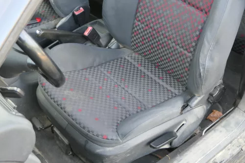 A3 8L Sitz Fahrersitz vorne links 2/3-Türer klappbar höhenverstellbar rot (182772)