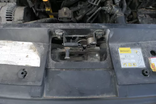 A3 8L Motorhaube Motorhaubenschloß Schloß Klappenschloß vorn 8L0823509G