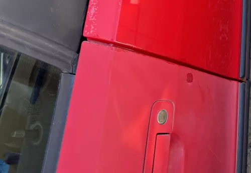 Audi 80 90 Tür vorne links Fahrertür Rahmen Türblatt rot LY3H -ohne Anbauteile (182810)