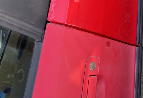 Audi 80 90 Tür vorne links Fahrertür Rahmen Türblatt rot LY3H -ohne Anbauteile (182810)
