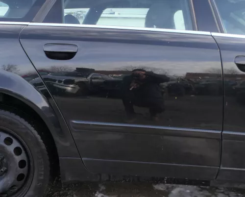 Audi A4 B6 8E nur Türblatt Tür hinten rechts schwarz LY9B Kombi+Limo   -Kratzer!