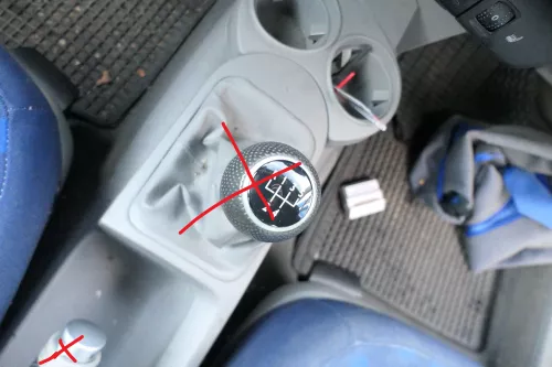 VW New Beetle vorne Mitteltunnel Tunnel Becherhalter Mittelkonsole grau