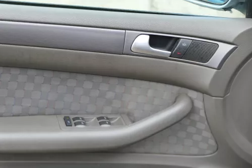 1x A6 4B Türverkleidung Verkleidung Tür vorne links swing grau (183045)