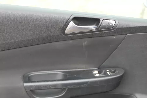 VW Passat 3C Variant 1x Türverkleidung Verkleidung Tür vorne links schwarz (183104)
