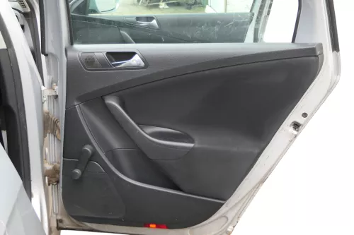 1x VW Passat 3C Variant Türverkleidung Verkleidung Tür hinten rechts schwarz